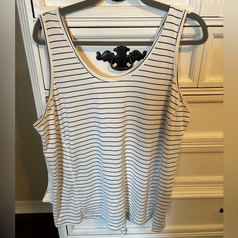 Old Navy Active Stripped Black and White Top XL